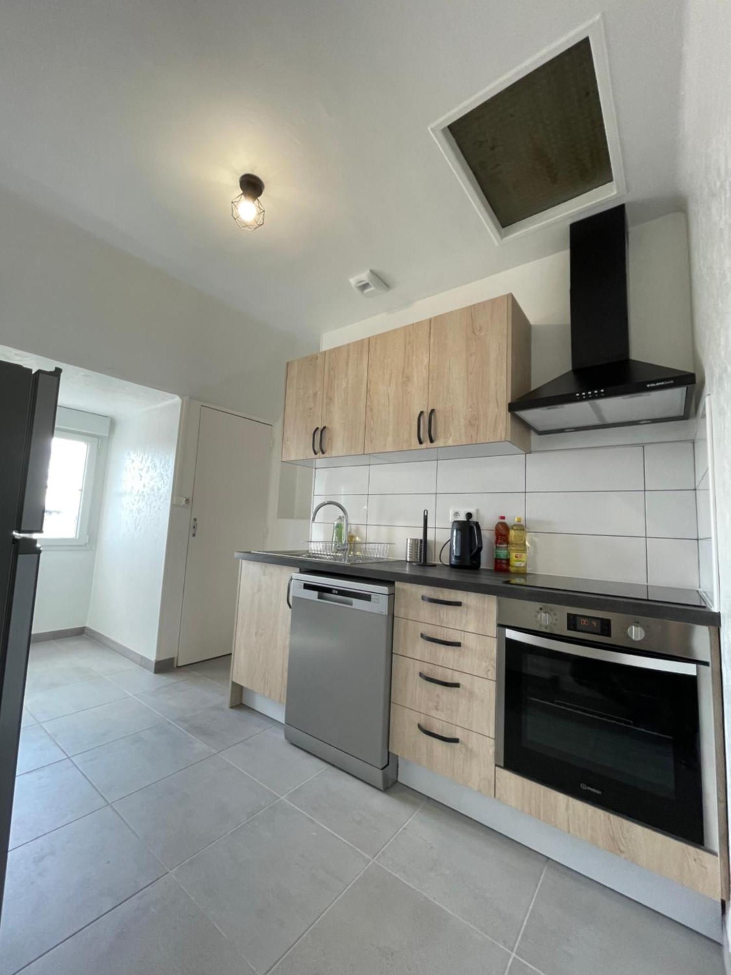 Appartement Renove Tout Equipe, Centre Ville, Proche De La Gare Et Commerce Flers  Eksteriør billede