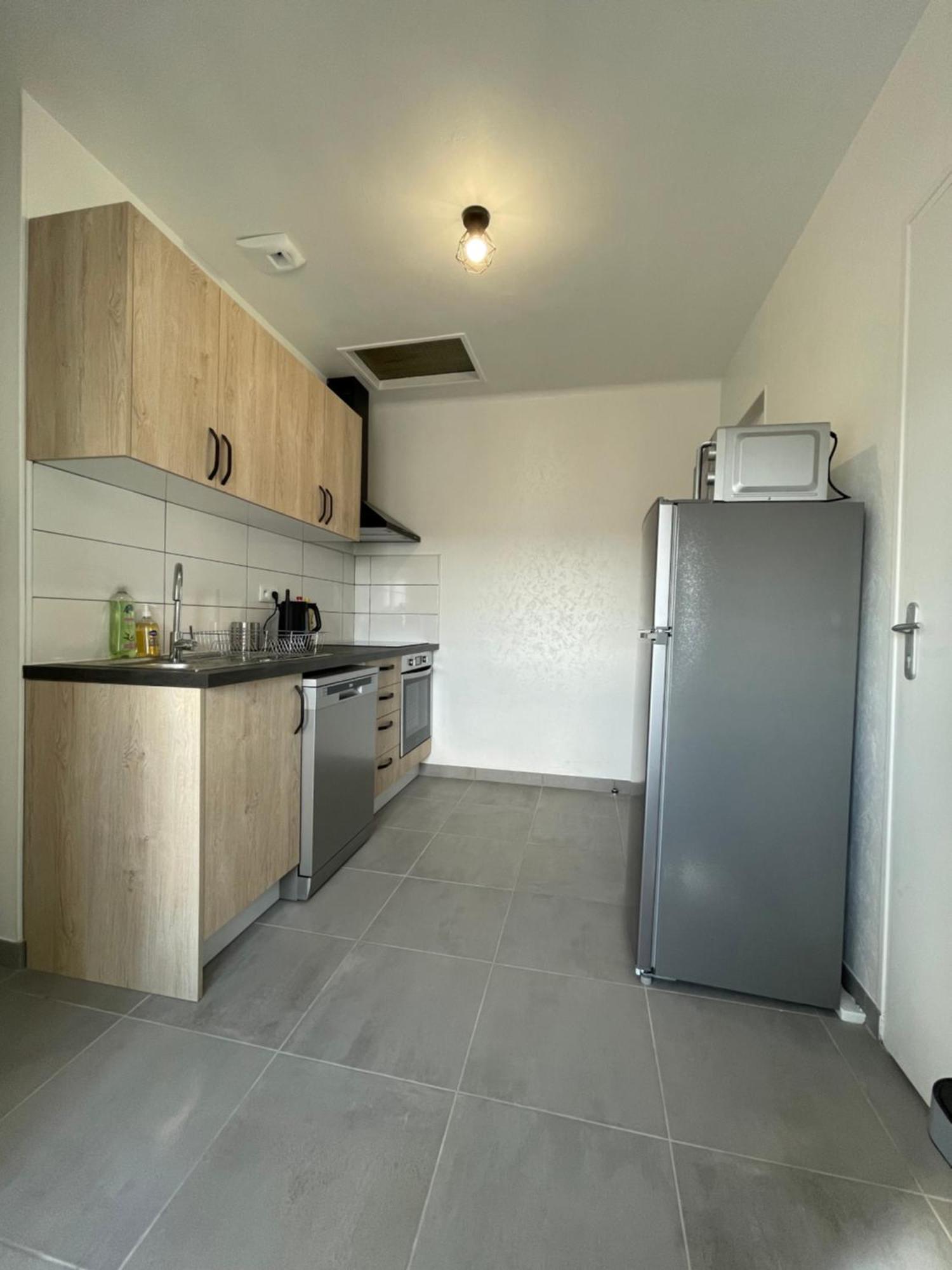Appartement Renove Tout Equipe, Centre Ville, Proche De La Gare Et Commerce Flers  Eksteriør billede